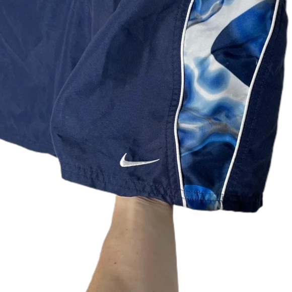 Nike swoosh athletic shorts - Picture 4 of 9